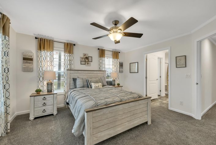 UMH Somerset Sales Center - Image 27