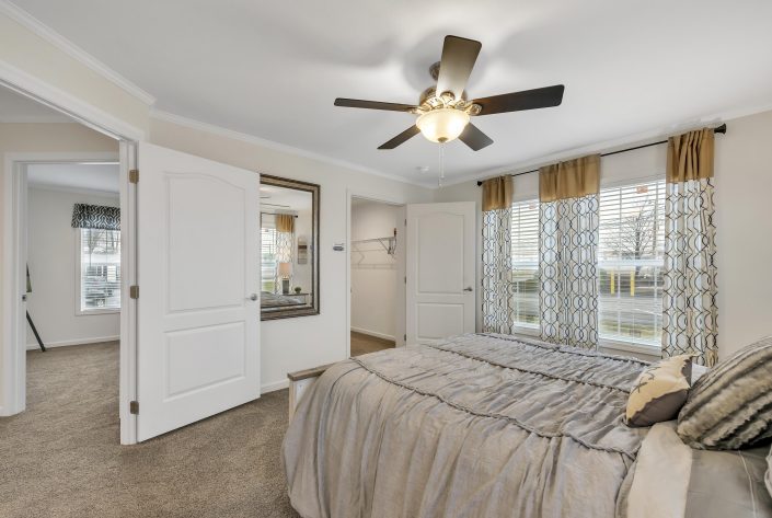 UMH Somerset Sales Center - Image 28