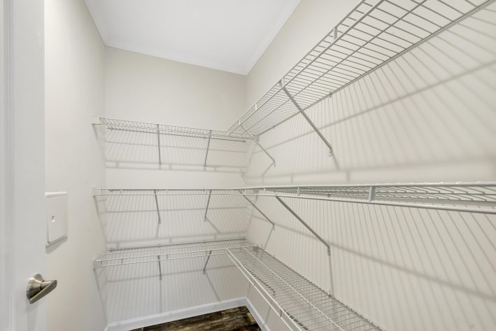 UMH Somerset Sales Center - Image 30