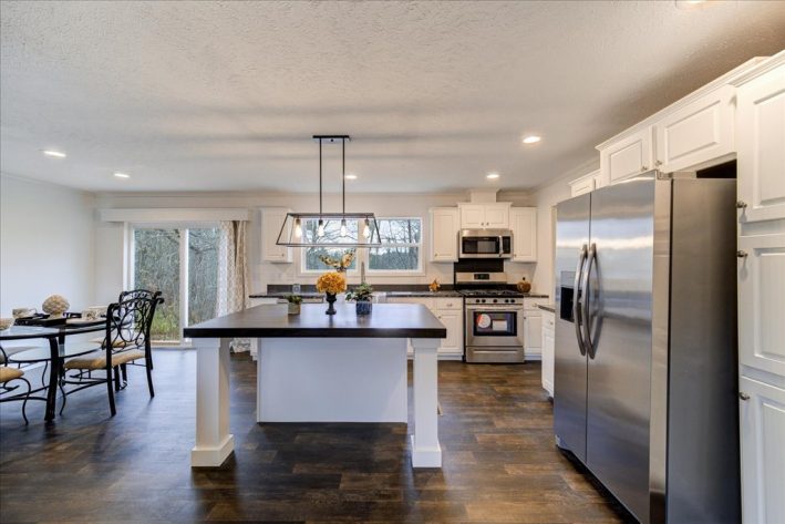 Kinnebrook Estates Sales Center - Image 10