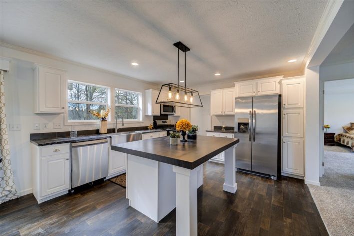 Kinnebrook Estates Sales Center - Image 11