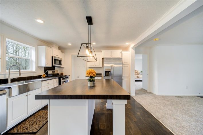 Kinnebrook Estates Sales Center - Image 14