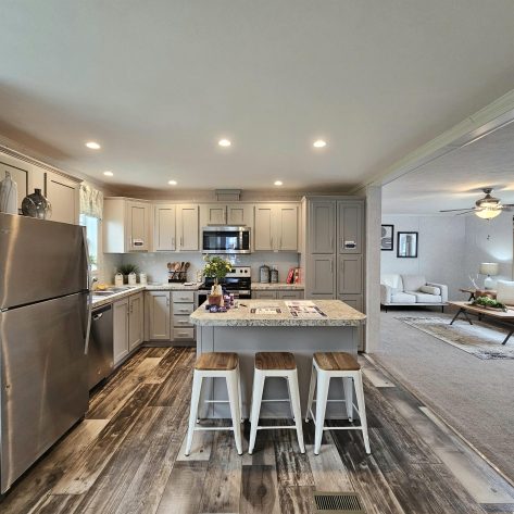 UMH Somerset Sales Center - Image 7
