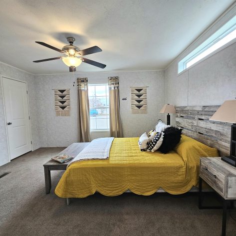UMH Somerset Sales Center - Image 12
