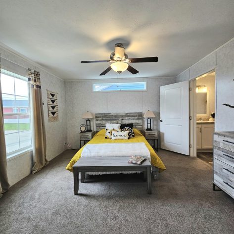 UMH Somerset Sales Center - Image 4