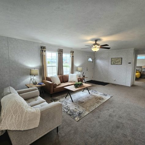 UMH Somerset Sales Center - Image 1