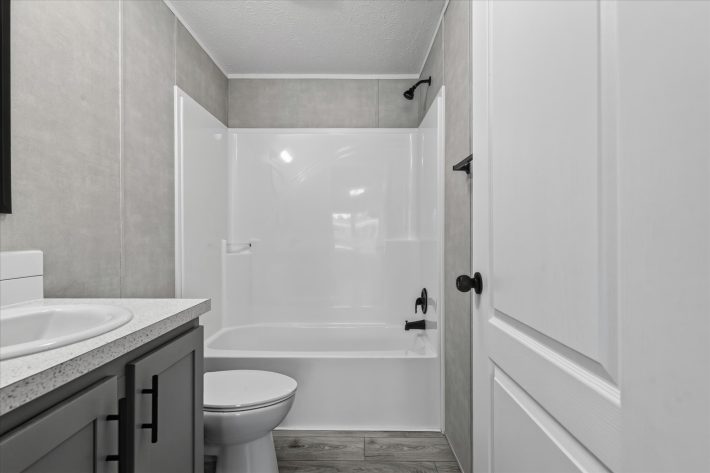 Lakeview Meadows - Image 25