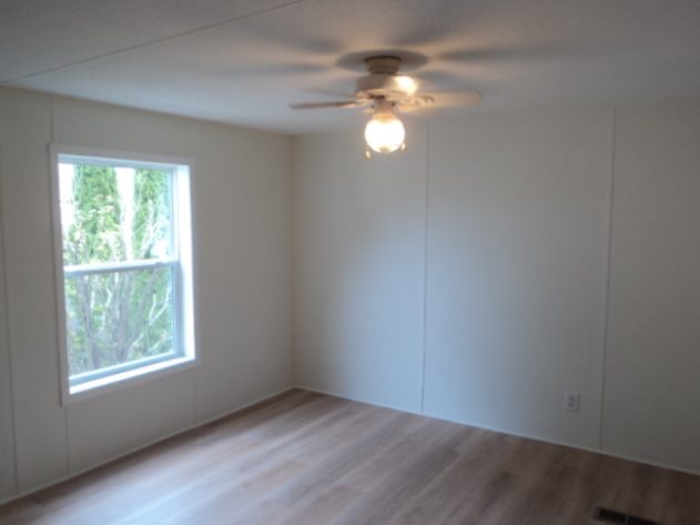 D & R Village - Image 11