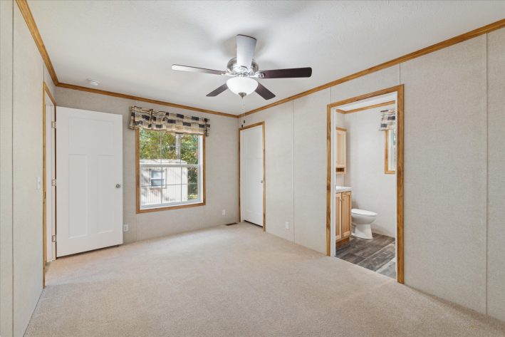 Fairview Manor - Image 15